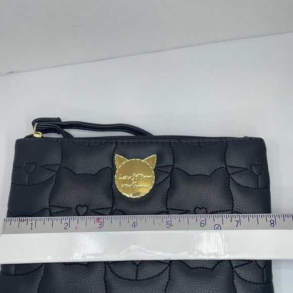 Luv Betsey Johnson Black Cat Embossed Wristlet with shoulder strap - Picture 8 of 9